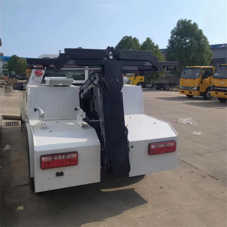 Isuzu Pickup Wrecker Truck used in underground garage wrecking left back