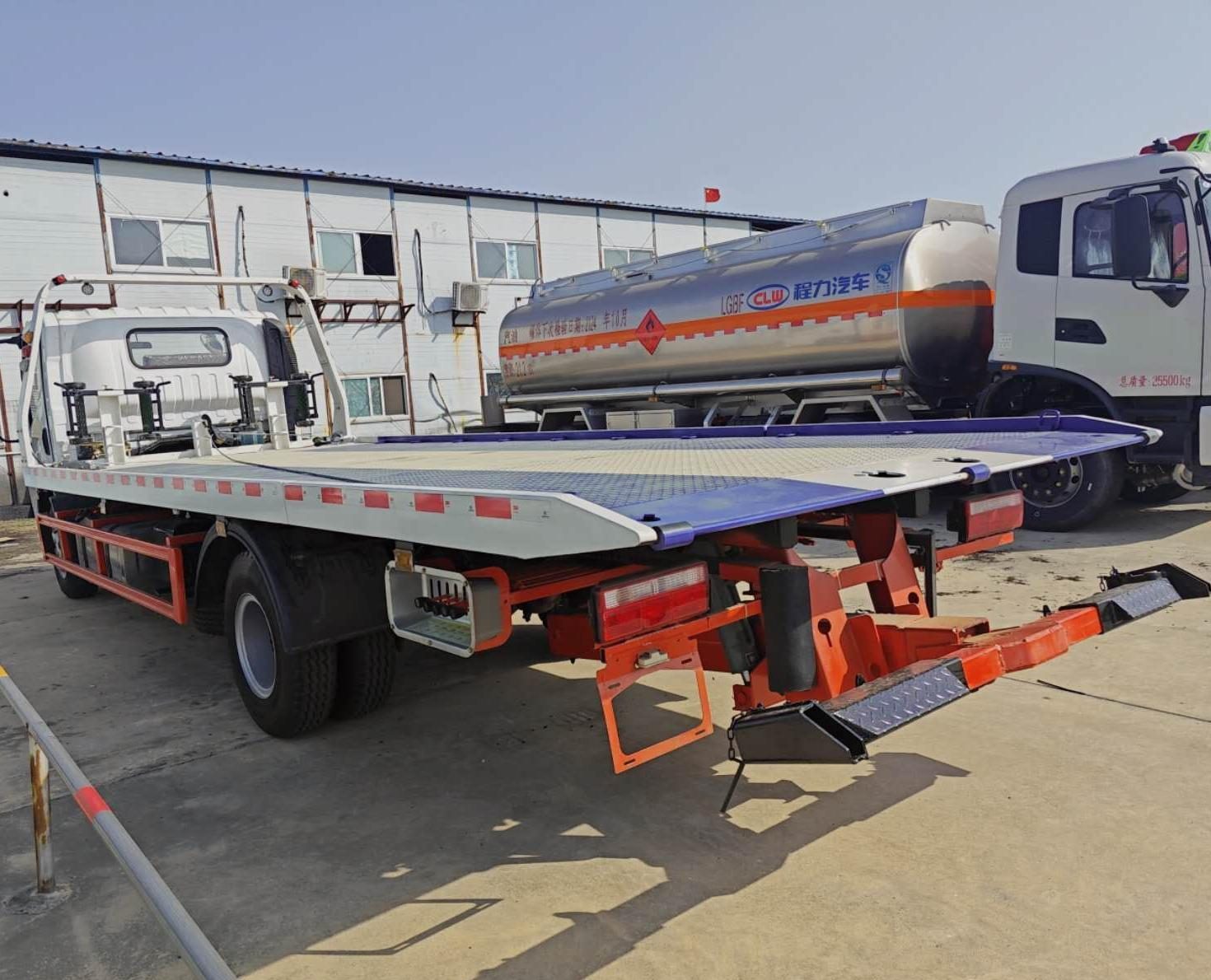 FAW small tow truck (4)