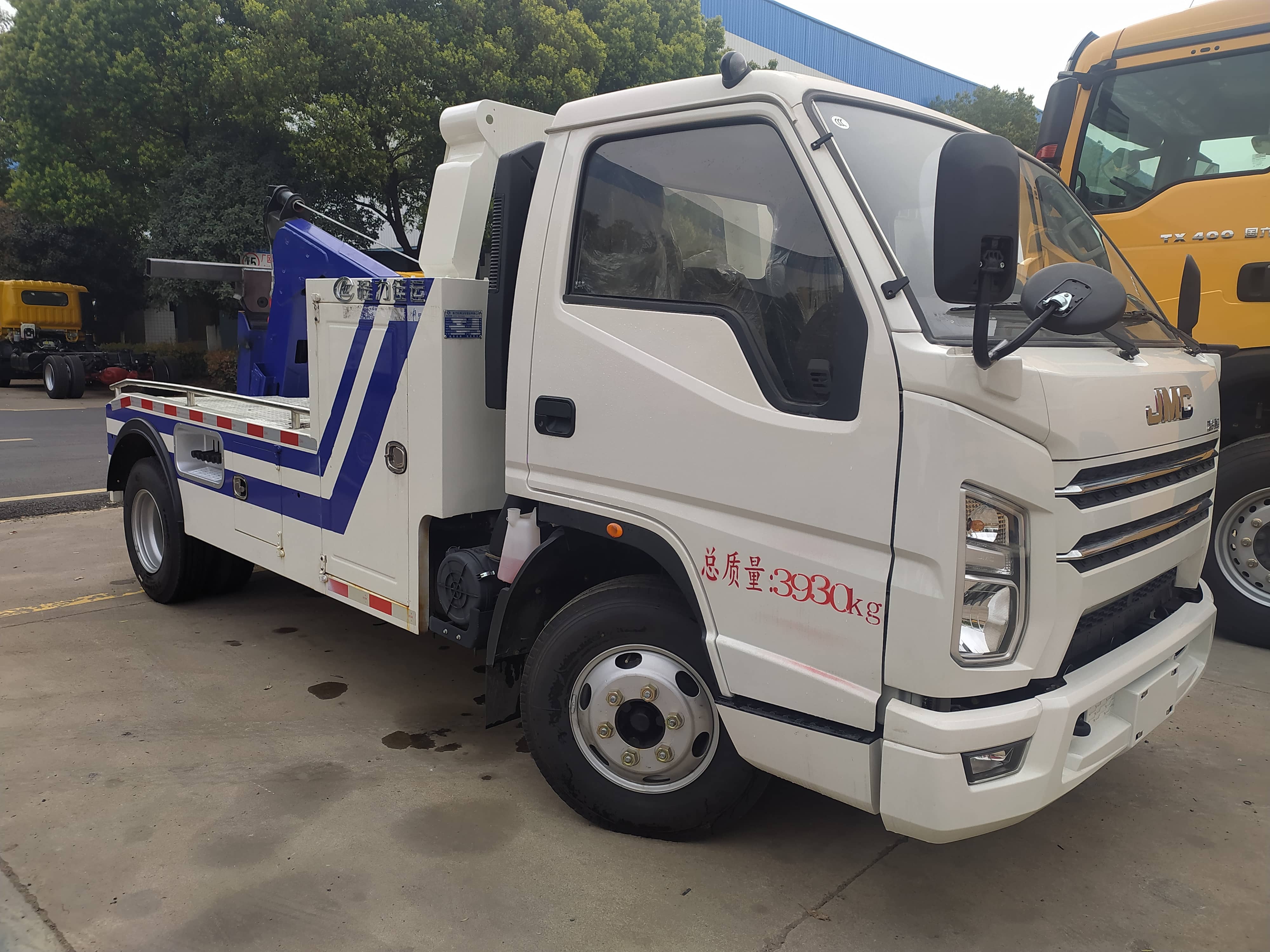 Camión grúa JMC mini de 3 y 4 toneladas con plataforma elevadora